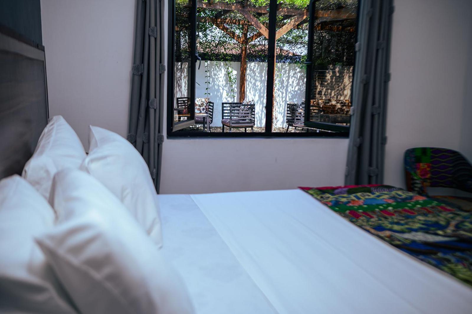 Ahome Guest House & Lounge Lome Ngoại thất bức ảnh